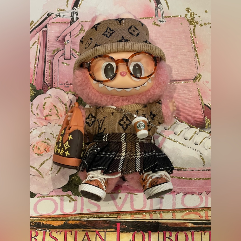 POP MART AUTHENTIC LABUBU Lychee Berry Pink Monster Plush Doll Keychain W/Outfit - Picture 3 of 17
